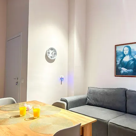 Apartment With Terrace 1321 Durres