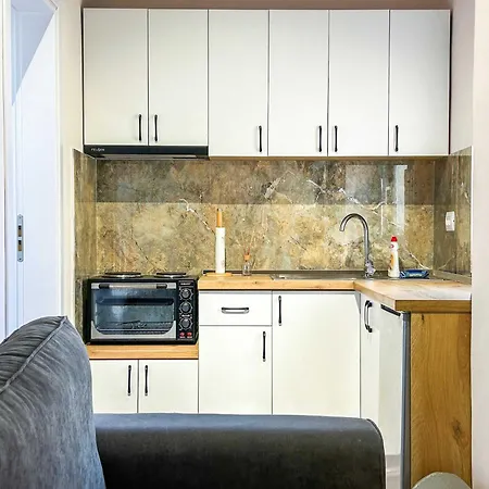 Apartment With Terrace 1321 Durres