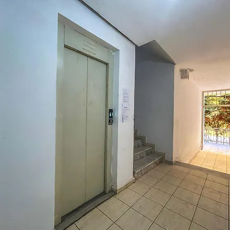 Apartment With Terrace 1321