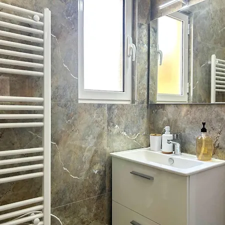 With Terrace 1321 Apartment
