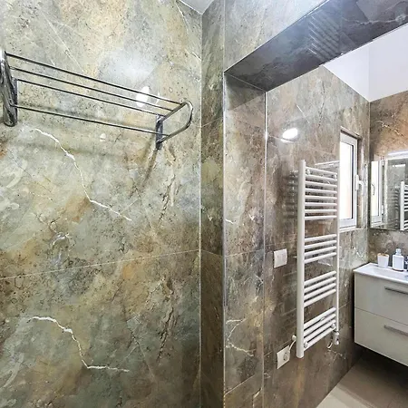 Apartment With Terrace 1321 Durres