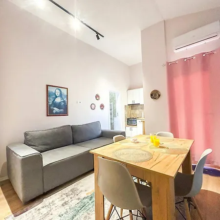 With Terrace 1321 Apartment *