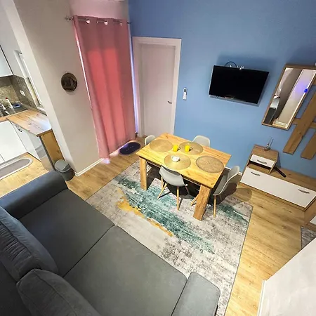 With Terrace 1321 Apartment *