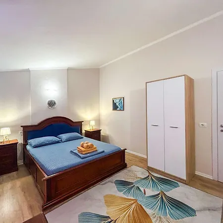 With Terrace 1321 Durrës
